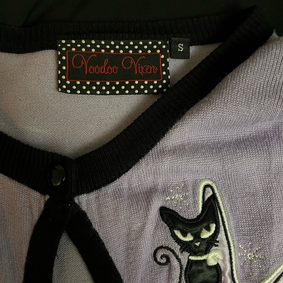 Lilac Voodoo Vixen cardigan with retro black cat - Picture 2 of 6